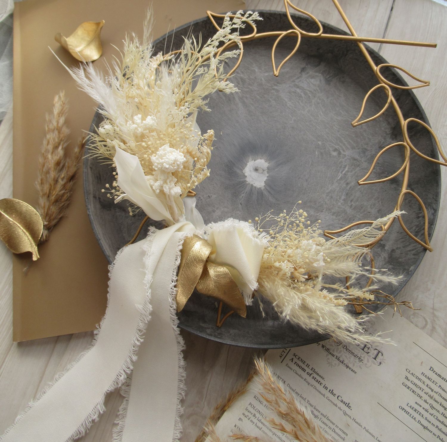 【プリザーブドフラワー・ドライフラワー】laurel wreath～パンパスとカスミソウの月桂冠